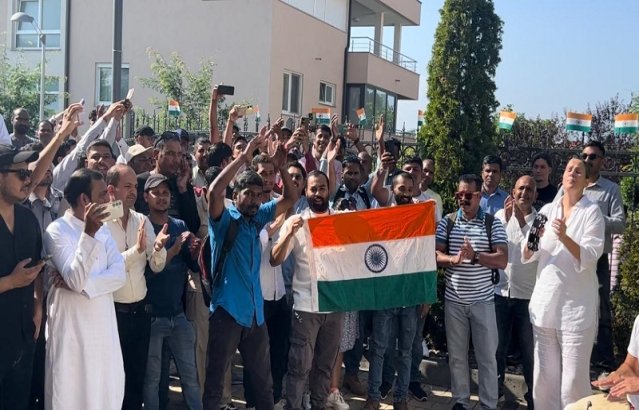 The Embassy of India in Zagreb celebrated the 79th Independence Day of the Republic of India on 15th August 2025 at the Embassy premises. The ceremony started with the hoisting of the National Flag, followed by singing of the National Anthem. Subsequently, Ambassador of India to Croatia, H.E. Mr. Arun Goel read the 