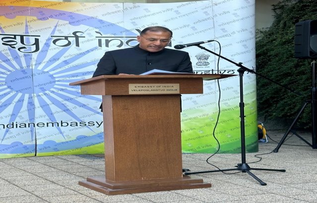 The Embassy of India in Zagreb celebrated the 79th Independence Day of the Republic of India on 15th August 2025 at the Embassy premises. The ceremony started with the hoisting of the National Flag, followed by singing of the National Anthem. Subsequently, Ambassador of India to Croatia, H.E. Mr. Arun Goel read the 
