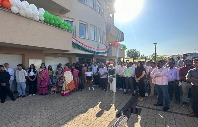 The Embassy of India in Zagreb celebrated the 79th Independence Day of the Republic of India on 15th August 2025 at the Embassy premises. The ceremony started with the hoisting of the National Flag, followed by singing of the National Anthem. Subsequently, Ambassador of India to Croatia, H.E. Mr. Arun Goel read the 