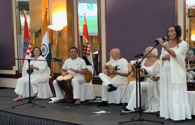 On 19th August, the Embassy of India in Croatia hosted a Reception in Zagreb to celebrate the 79th Independence Day of India. The event was attended by nearly 200 distinguished guests, including dignitaries from the Croatian Parliament, Ministries, and Institutions, members of the Diplomatic Corps, representatives of Croatia–India Friendship Societies, and members of the vibrant Indian community in Croatia.
