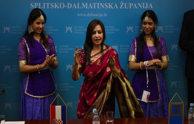 Ambassador Arun Goel Meets with IDY Organizer in Rab On 24 August, Ambassador Arun Goel met with Ms. Bogdana Vukasović, the organiser of the International Day of Yoga (IDY) in Rab.