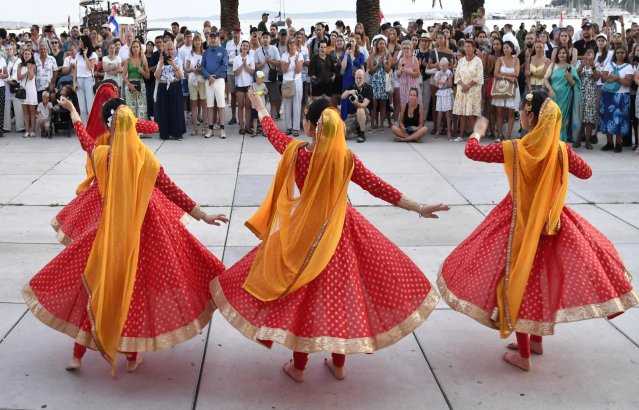 Ambassador Arun Goel Meets with IDY Organizer in Rab On 24 August, Ambassador Arun Goel met with Ms. Bogdana Vukasović, the organiser of the International Day of Yoga (IDY) in Rab.
