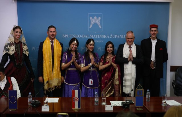 Ambassador Arun Goel Meets with IDY Organizer in Rab On 24 August, Ambassador Arun Goel met with Ms. Bogdana Vukasović, the organiser of the International Day of Yoga (IDY) in Rab.