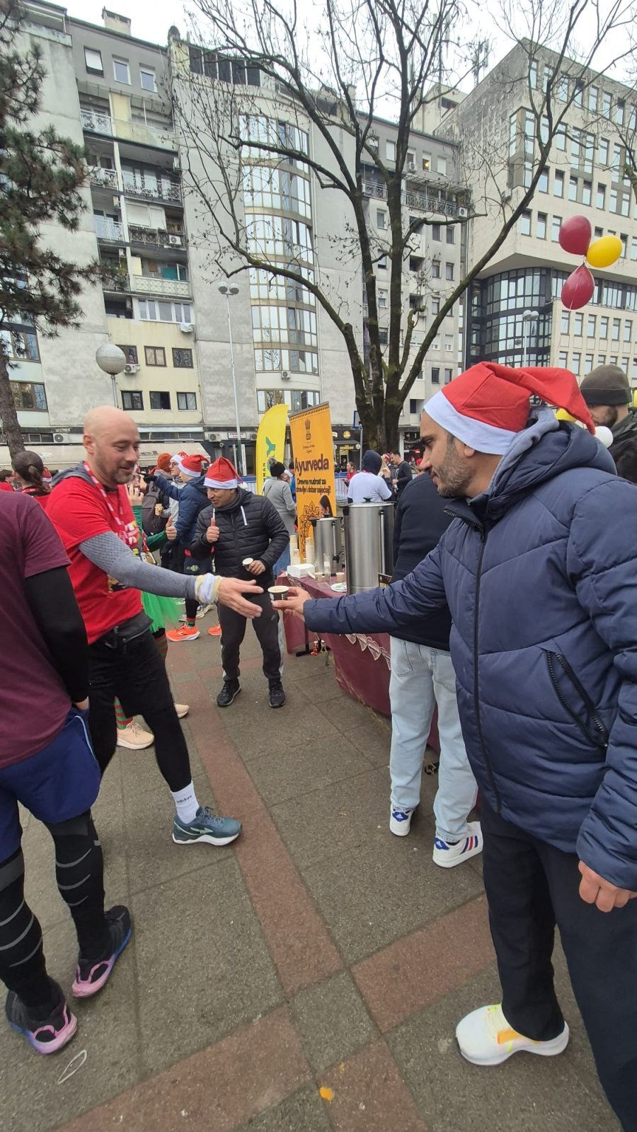 We are delighted to share the great success of the Embassy of India’s first-ever participation in the Zagreb Advent Run, held on 14 December in front of Hotel Zonar with presence of Ambassador Arun Goel and Missions staff. With temperatures around 2°C, the event truly reflected resilience, health, harmony, and festive spirit, bringing together over 5,000 runners and visitors from over 30 countries.