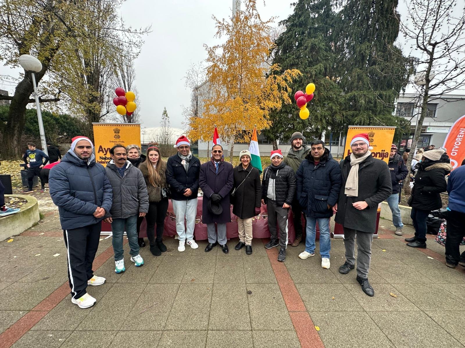We are delighted to share the great success of the Embassy of India’s first-ever participation in the Zagreb Advent Run, held on 14 December in front of Hotel Zonar with presence of Ambassador Arun Goel and Missions staff. With temperatures around 2°C, the event truly reflected resilience, health, harmony, and festive spirit, bringing together over 5,000 runners and visitors from over 30 countries.