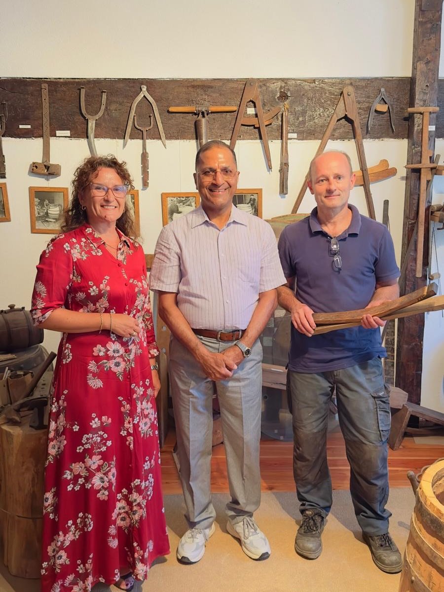 H.E. Mr. Arun Goel visited the historic cooperage workshop of the Golub family in Jastrebarsko