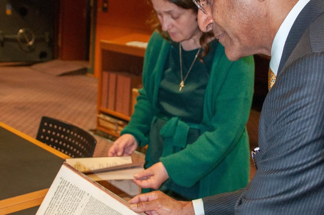His Excellency Arun Goel visited the National and University Library in Zagreb, where he met with Director General Ivanka Stričević.   On this occasion, a valuable donation of books on India was presented, further strengthening cultural ties between the two countries.   During a guided tour of the Library, His Excellency was introduced to some of its most treasured collections, including the first printed Sanskrit grammar by Vezdin – a remarkable symbol of the long-standing cultural connections between Croatia and India.