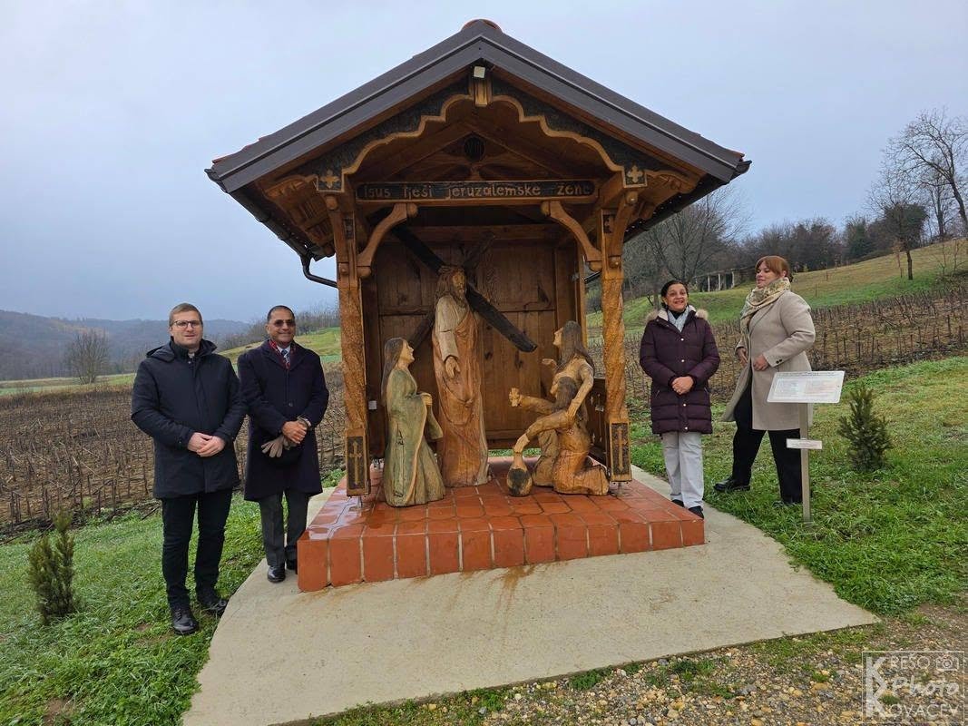 Ambassador Arun Goel visited the spiritual and religious complex Podravski Jeruzalem in Čepelovac on the 3rd December, 2025. His host in Podravski Jeruzalem was the parish priest Ivica Gladoić. The Ambassador particularly stopped at the station depicting India and in front of the painting of Our Lady of Calvary.
