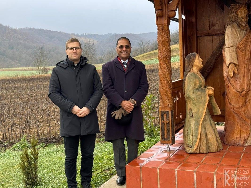 Ambassador Arun Goel visited the spiritual and religious complex Podravski Jeruzalem in Čepelovac on the 3rd December, 2025. His host in Podravski Jeruzalem was the parish priest Ivica Gladoić. The Ambassador particularly stopped at the station depicting India and in front of the painting of Our Lady of Calvary.