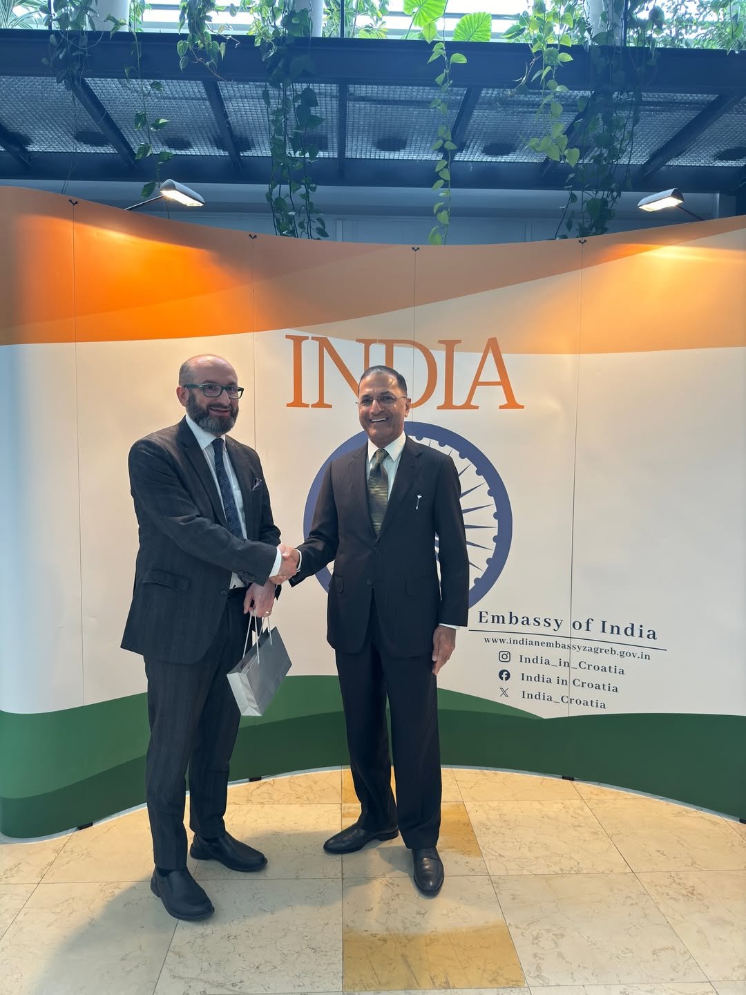 ITEC Day, organized in collaboration with the University of Zagreb Faculty of Agriculture, brought together distinguished speakers and guests to highlight opportunities for professional development through training, scholarships, and international exchange between India and Croatia.   The event opened with welcome remarks by Prof. Aleksandar Mešić, PhD, Dean of the Faculty of Agriculture, followed by remarks from H.E. Arun Goel, Ambassador of India to Croatia.
