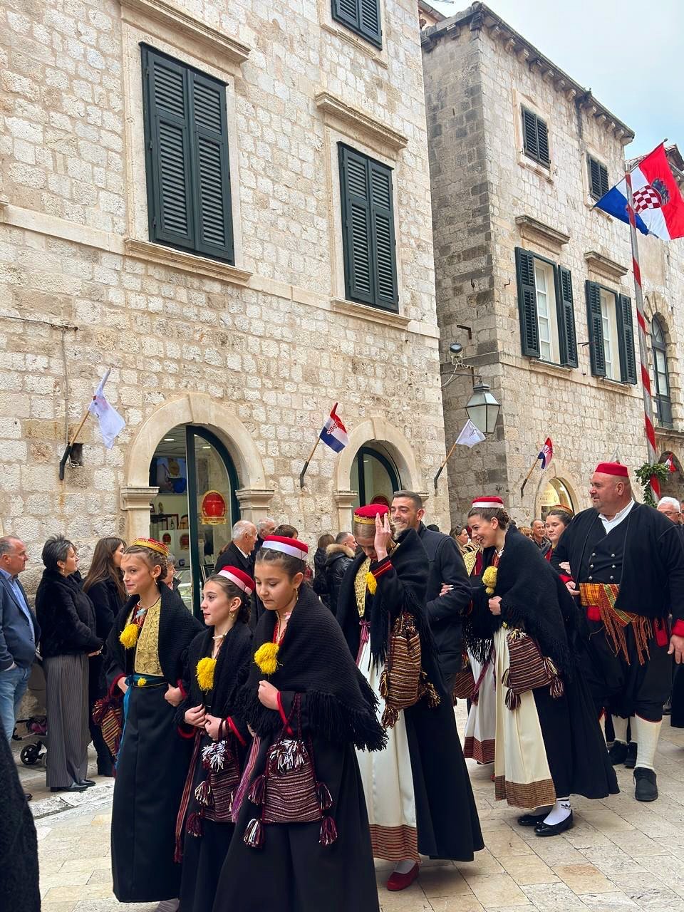 The beauty of Dubrovnik shone even brighter this year in honor of St. Blaise. This year’s festivities were joined by H.E. Arun Goel, Ambassador of India to Croatia, who took part in this unique celebration of Dubrovnik’s tradition, faith, and identity. The event highlighted the historical and cultural ties between Dubrovnik and Goa, reflecting centuries of shared influence between India and Croatia. During the celebration, Ambassador Goel also had an engaging discussion with the Friends of India in Dubrovnik, strengthening the bonds of friendship and cultural exchange between the two countries.