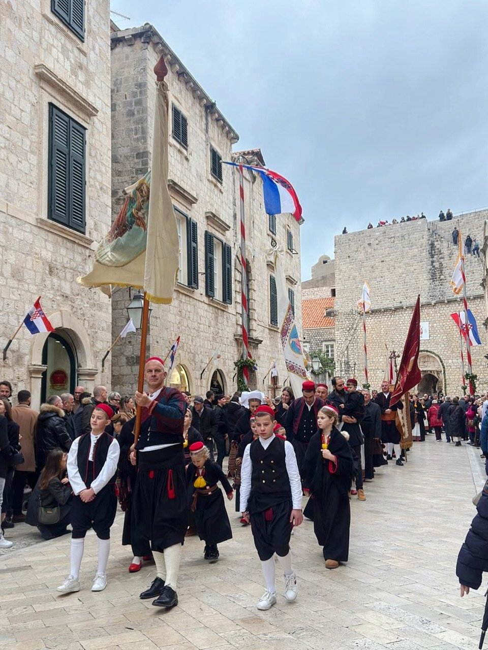 The beauty of Dubrovnik shone even brighter this year in honor of St. Blaise. This year’s festivities were joined by H.E. Arun Goel, Ambassador of India to Croatia, who took part in this unique celebration of Dubrovnik’s tradition, faith, and identity. The event highlighted the historical and cultural ties between Dubrovnik and Goa, reflecting centuries of shared influence between India and Croatia. During the celebration, Ambassador Goel also had an engaging discussion with the Friends of India in Dubrovnik, strengthening the bonds of friendship and cultural exchange between the two countries.