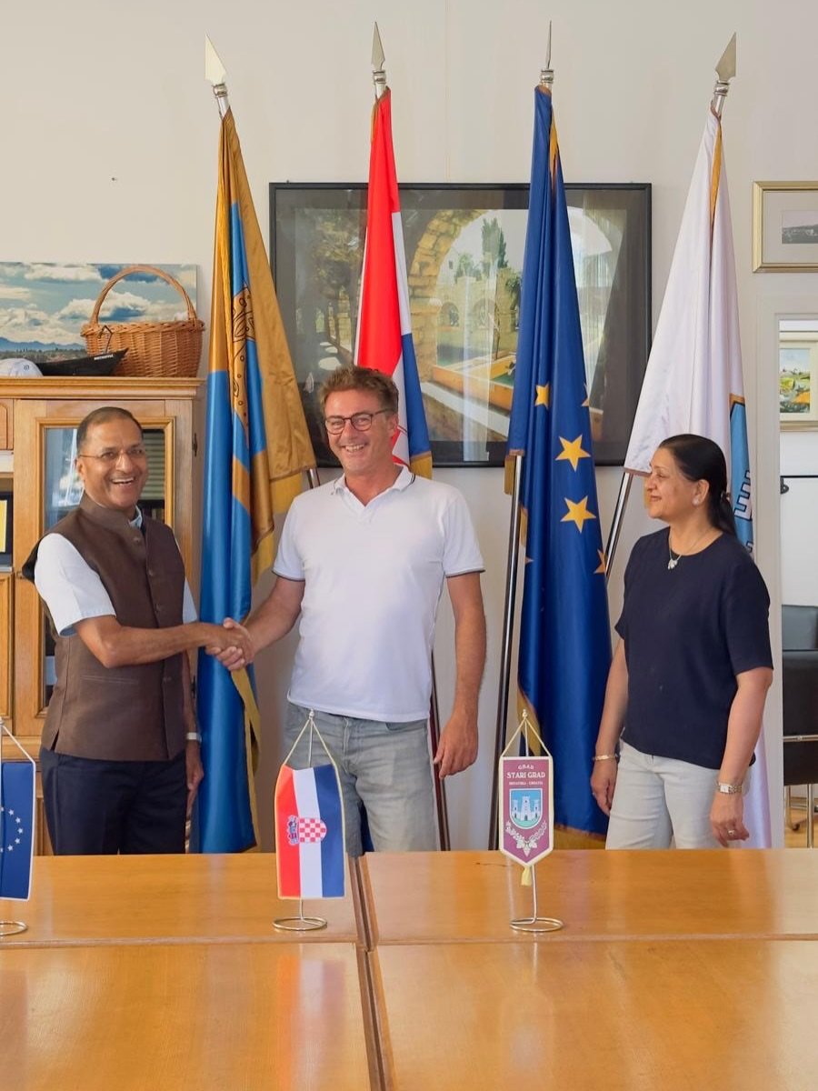 Ambassador of India to Croatia, met with Mr. Vinko Vranjican, Mayor of Stari Grad, during his visit to the island of Hvar