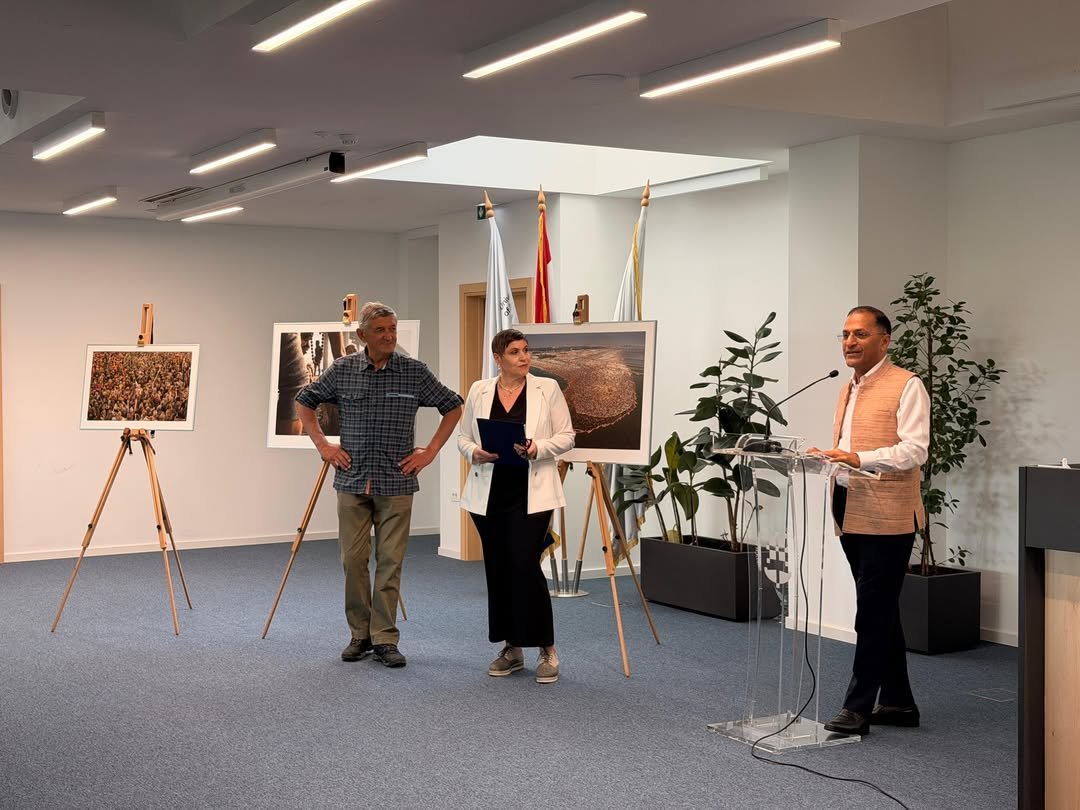 Yesterday, we marked the celebration of India Day at the Faculty of Humanities and Social Sciences in Split, an event that brought together enthusiasts of culture, travel, and academic cooperation in an atmosphere of inspiring exchange and dialogue.The programme was opened by the Ambassador of India to the Republic of Croatia, H.E. Arun Goel, together with the Dean of the Faculty, Prof. Ina Reić Ercegovac, highlighting the importance of strengthening cultural and educational ties between India and Croatia.   Visitors had the opportunity to attend the inspiring lecture “Climbing the Himalayas” by renowned mountaineer Stipe Božić, as well as to explore the photo exhibition “India Through the Lens: Maha Kumbh Mela – Inside the 45-Day City” by photographer Petar Santini