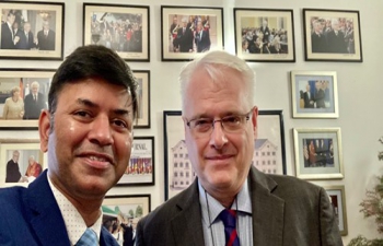 H.E. Ambassador Raj Kumar Srivastava met H.E. Mr. Ivo Josipović, the former President of Croatia and discussed emerging opportunities to strengthen India-Croatia partnership in diverse areas. 