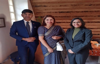  YOGA HOME-Centar Osobne Moći organized Ayurveda promotion event with the participation of Ambassador Raj Kumar Srivastava and his wife in Osijek. The event witnessed Indian veg delicacies and lecture on basics of Ayurveda by Ayurvedic doctor Chitrangana
