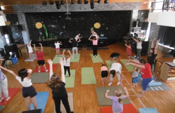 Yoga for kids was presented at the SOS-Dječje selo Hrvatska together with the Hrvatski savez za yogu as a precursor to #IDY2022. #YogaForHumanity