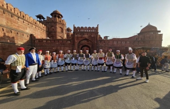 Wonderful pictures from the 19 October performance of Viteško udruženje Kumpanjija - Blato at the Delhi International Dance and Music Festival 2023 in Azad Bhawan Auditorium / Red Fort, New Delhi. From Oct 18-20,2023 the Croatian troupe witnessed a celebration of global harmony through art with 3 unforgettable days of cultural exchange which would strengthen India-Croatia cultural ties.