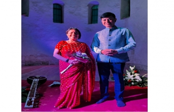 Watch the glimpses of the June 26 concert held by Reshma Srivastava, an excellent Indian artist and musician, on the sitar instrument in the church of perfect acoustic space St. Donat, the most valuable monument of pre-Romanesque architecture of the early Middle Ages (9th century) in Croatia. The sitar player delighted the attendees with sublime melodies of the exotic, stringed, harmonic and dynamic instrument.